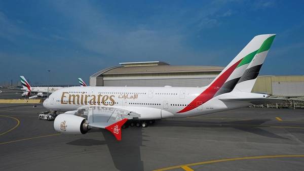 طيران الإمارات تكشف عن تحديث هويتها.. الثالث منذ 1985