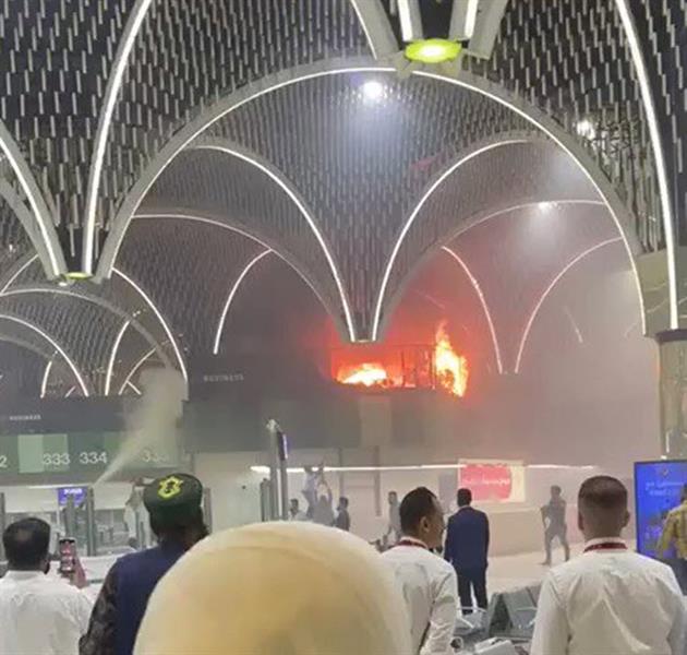 اندلاع حريق في صالة انتظار للمسافرين في مطار بغداد