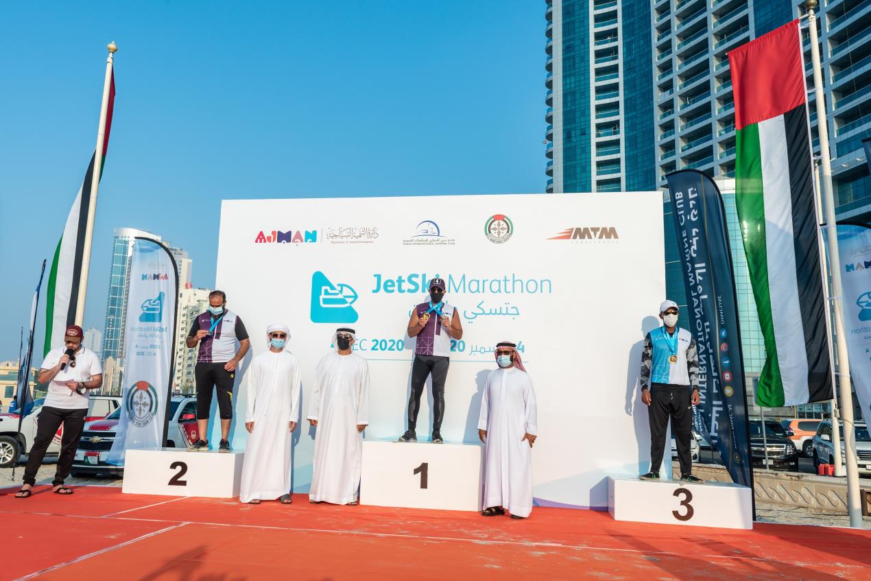 عبدالعزيز بن حميد النعيمي يفوز بلقب بطولة الامارات لمارثون جيت سكي