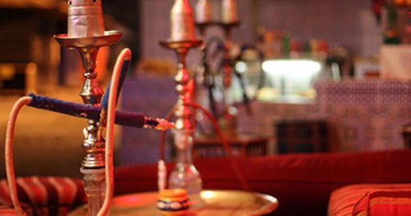 بلدية عجمان تغلق 11 مقهى في الإمارة لعدم التزامهم بقانون منع تقديم الشيشة