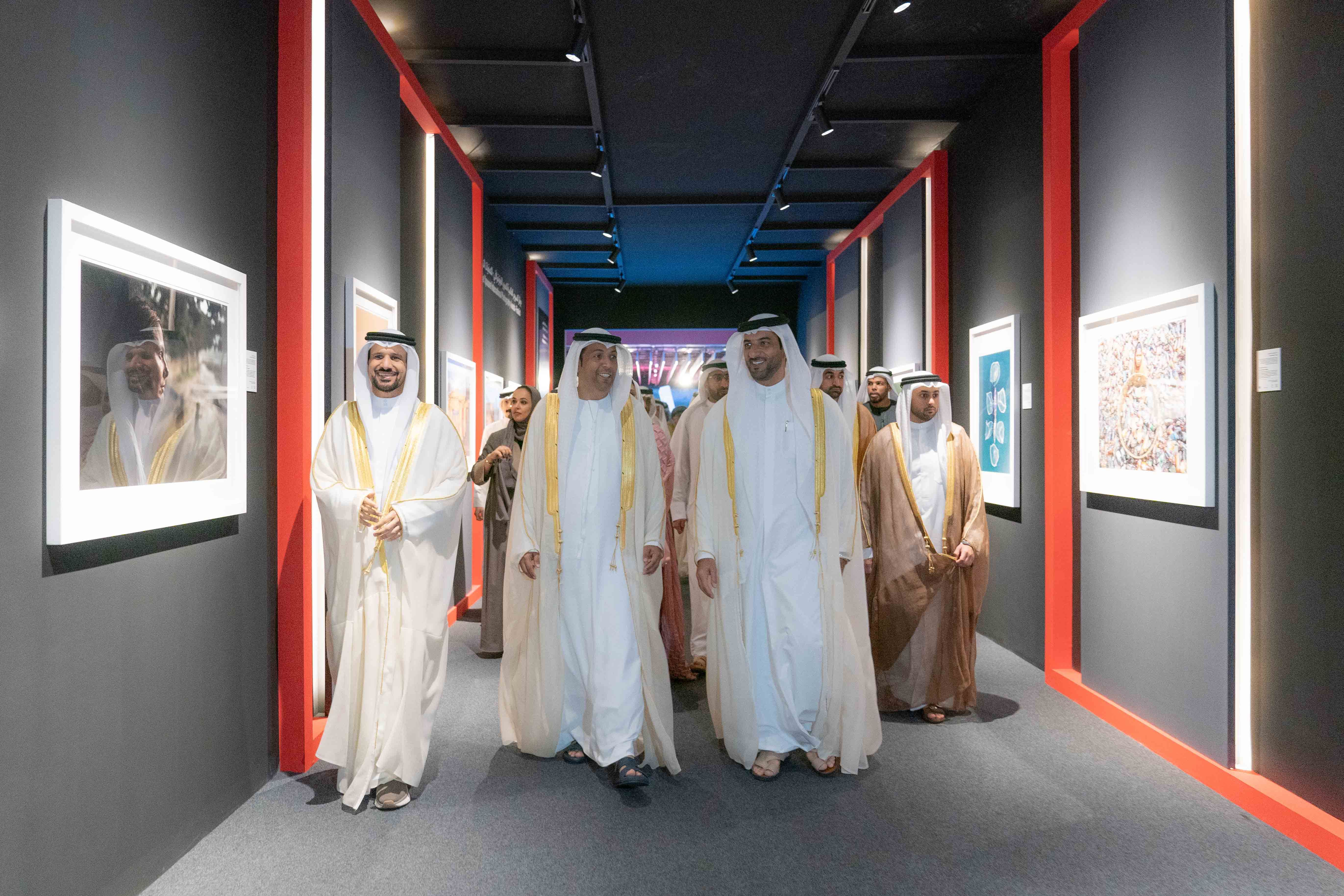سلطان بن أحمد القاسمي يشهد افتتاح النسخة الثامنة من المهرجان الدولي للتصوير "إكسبوجر"