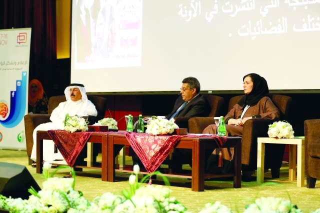 مؤتمر الإعلام في عجمان يوصي بإعادة إنتاج الخطاب الديني .