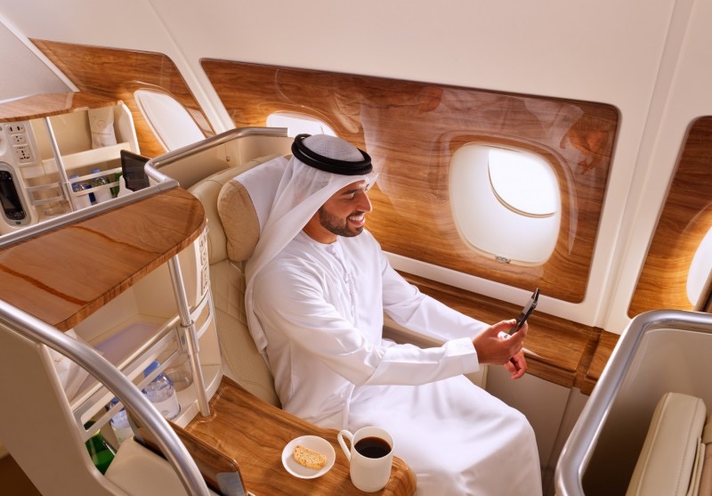 طيران الإمارات تقدم الإنترنت مجاناً لجميع الركاب أعضاء سكاي واردز