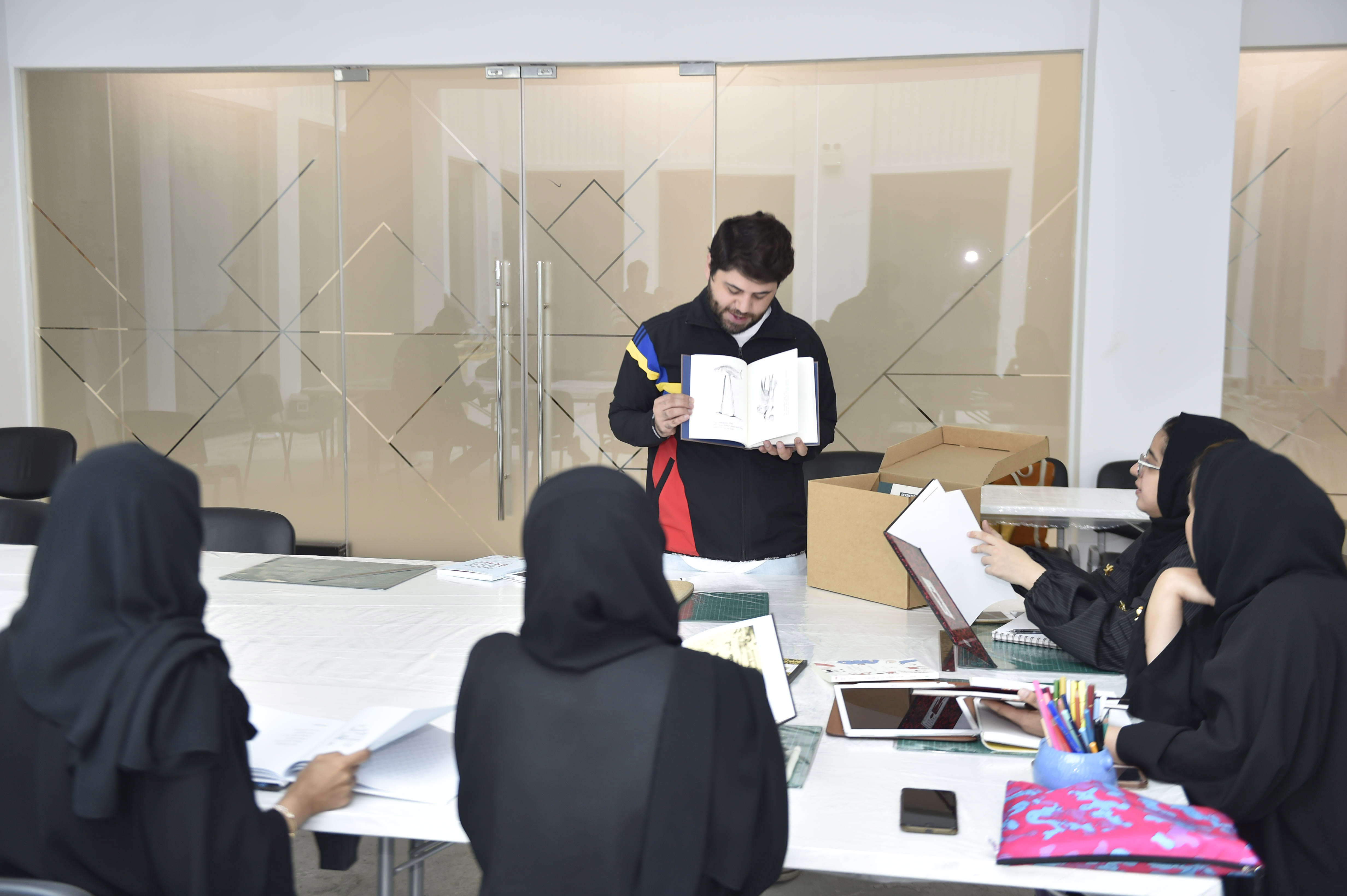 (الشارقة للكتاب) تطلق مشروع (ورش الإنتاج الفني) دعماً لرسامي كتب الأطفال الإماراتيين