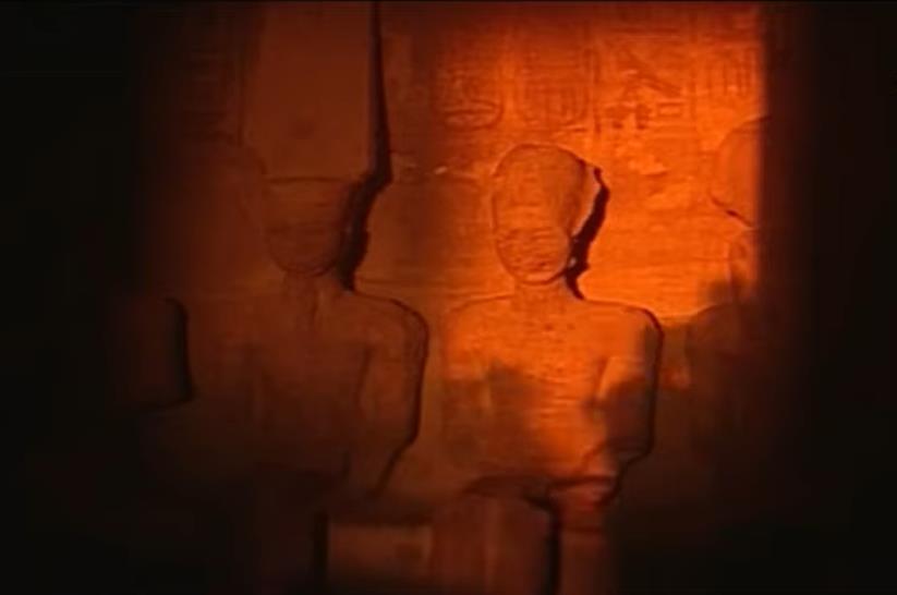 استمر لـ20 دقيقة .. تفاصيل تعامد الشمس على وجه رمسيس الثاني في معبده اليوم