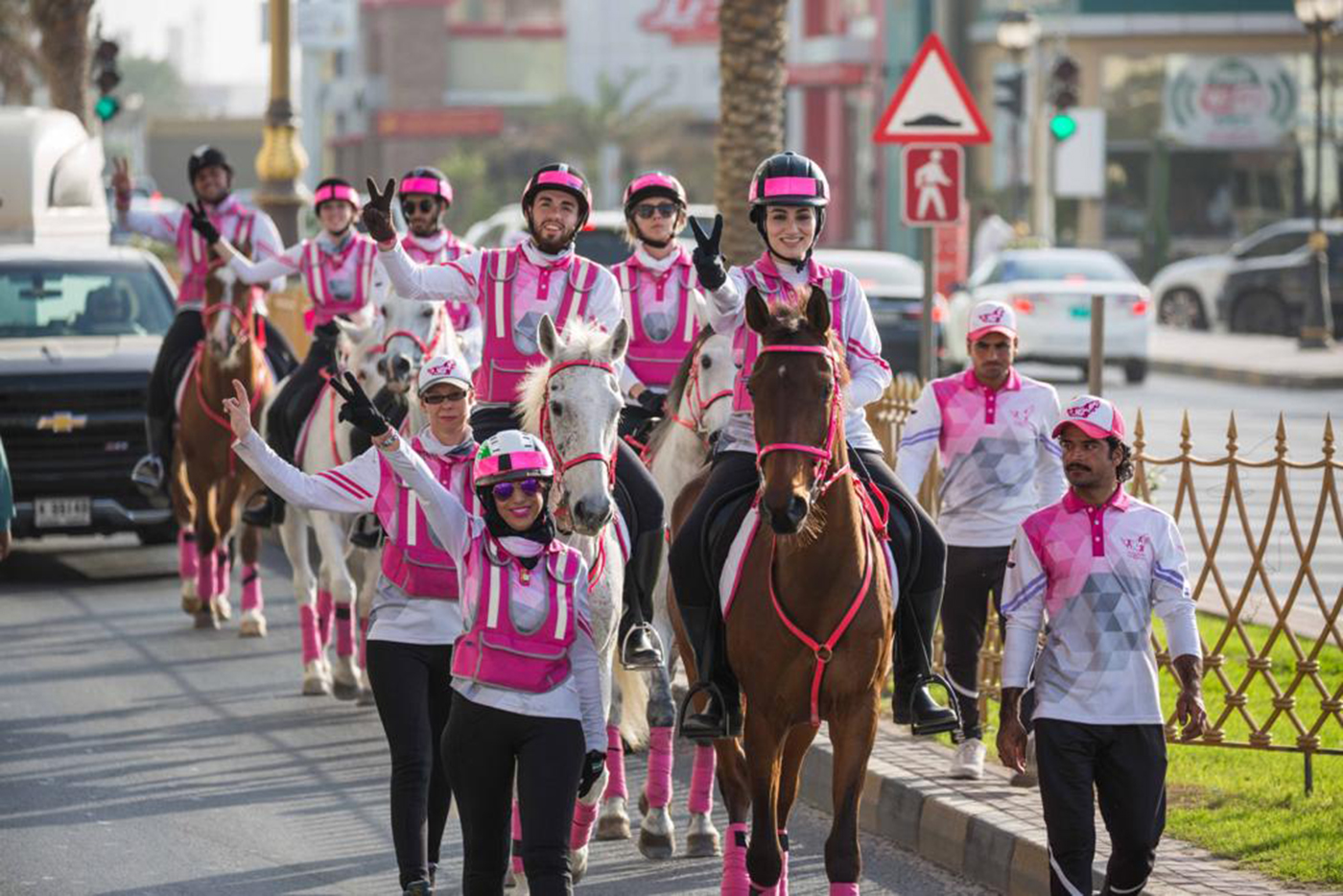 "القافلة الوردية" تدعو فرسان العطاء للمشاركة بمسيرة اليوبيل البرونزي