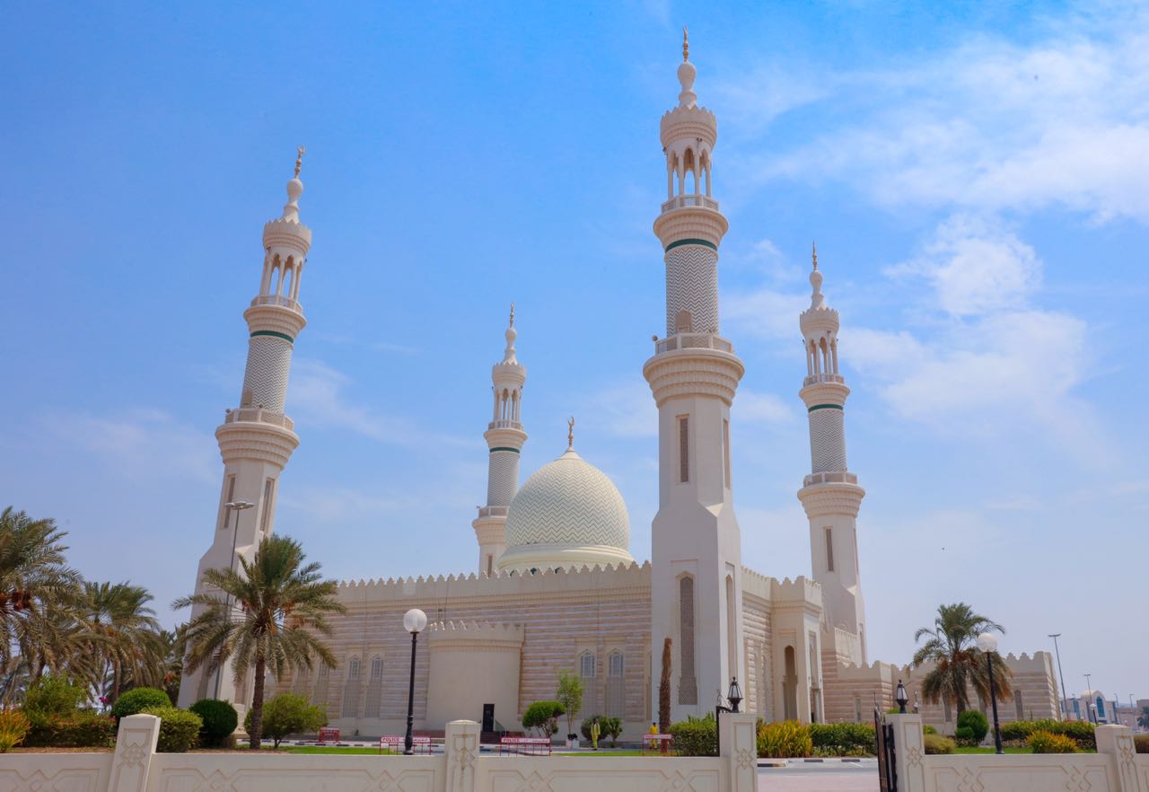 بدء المرحلة الأولى من الفتح التدريجي للمساجد ودور العبادة اعتباراً من يوم الأربعاء 1 يوليو .
