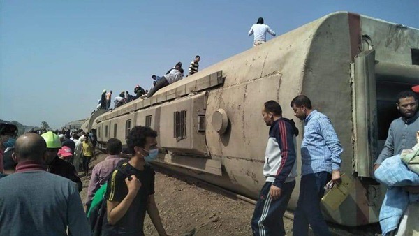 النائب العام المصري يأمر بحبس 23 متهماً في حادث قطار طوخ