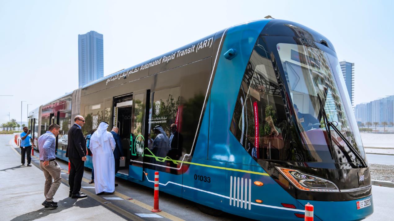 مركز النقل المتكامل يُطلق مرحلة التشغيل التجريبي لمشروع مركبات نظام النقل الجماعي في أبوظبي