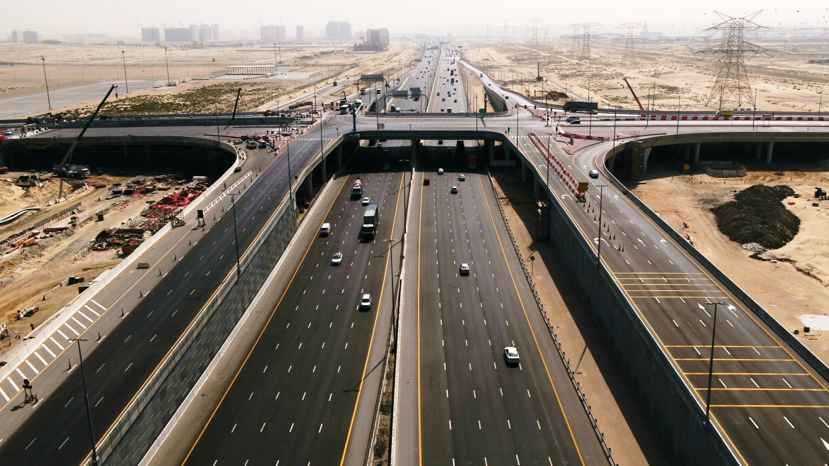 طرق دبي تفتتح مشروع تطوير شارعي اليلايس والأصايل