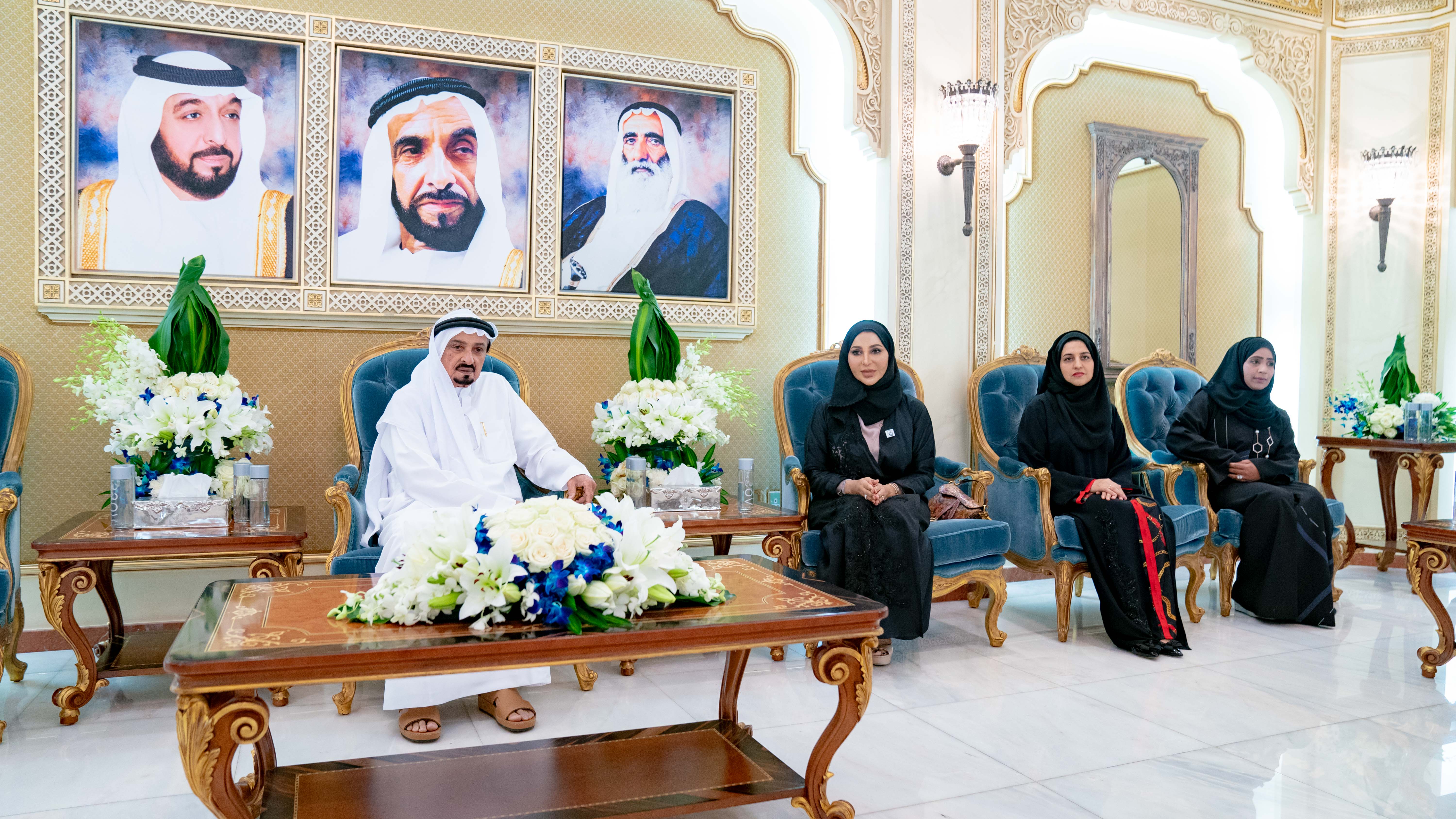 حاكم عجمان يتبادل التهاني مع وفد جمعية الامارات لحقوق الانسان و المهنئين بشهر رمضان