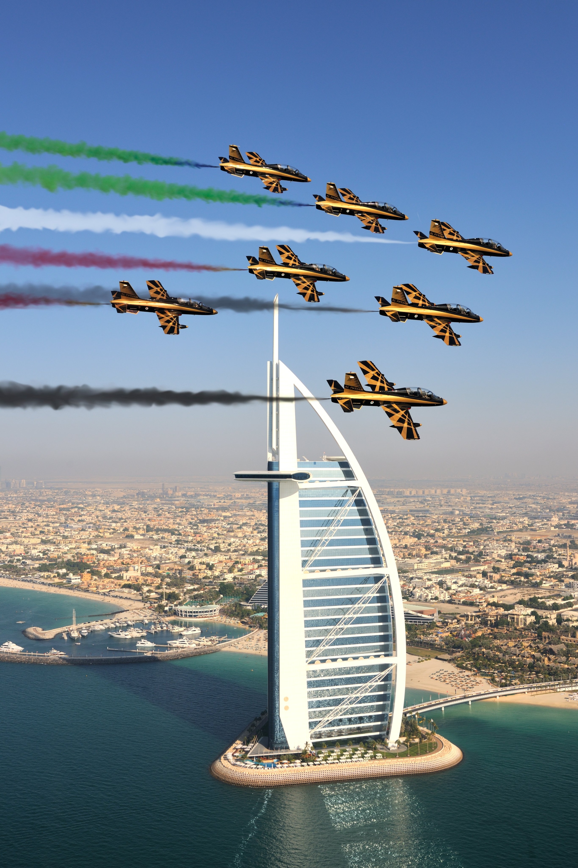 فريق "فرسان الإمارات" يقدم عروضاً جوّية مشوّقة في سماء دبي غد الإثنين