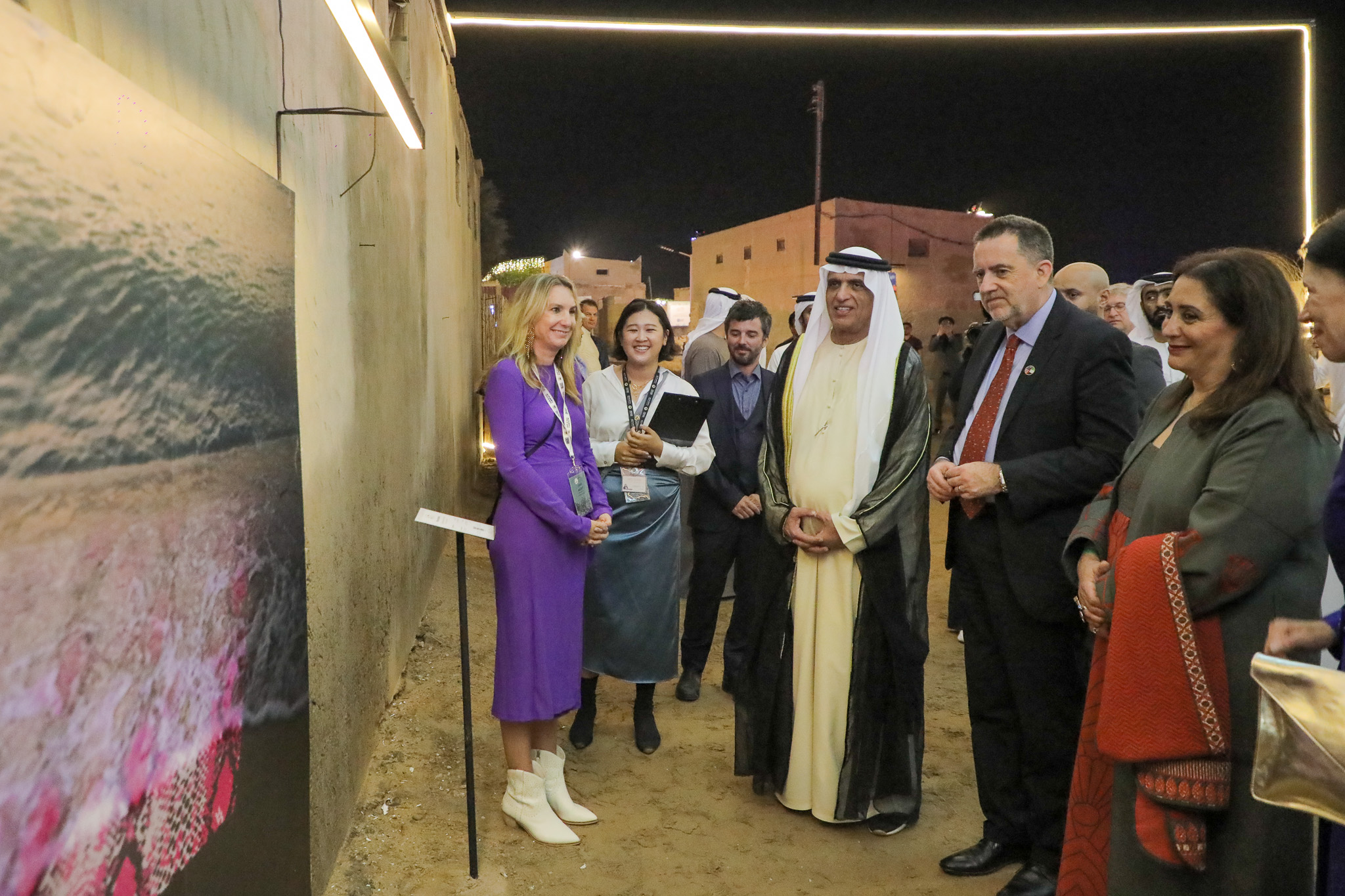 سعود بن صقر يشهد انطلاق فعاليات النسخة الـ 11 لـ "مهرجان رأس الخيمة للفنون البصري"