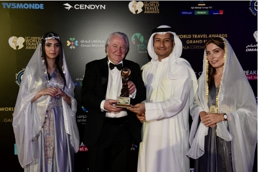 ‫اختيار أبوظبي الوجهة الرائدة للسياحة الرياضية على مستوى العالم‬ ‫في حفل توزيع جوائز السفر العالمية‬