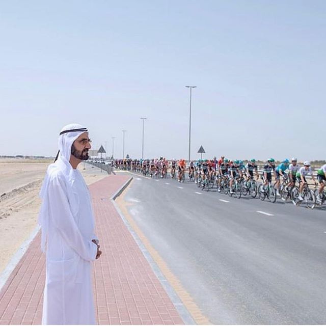 محمد بن راشد يشهد جانباً من منافسات النسخة الأولى لــ"طواف الإمارات"