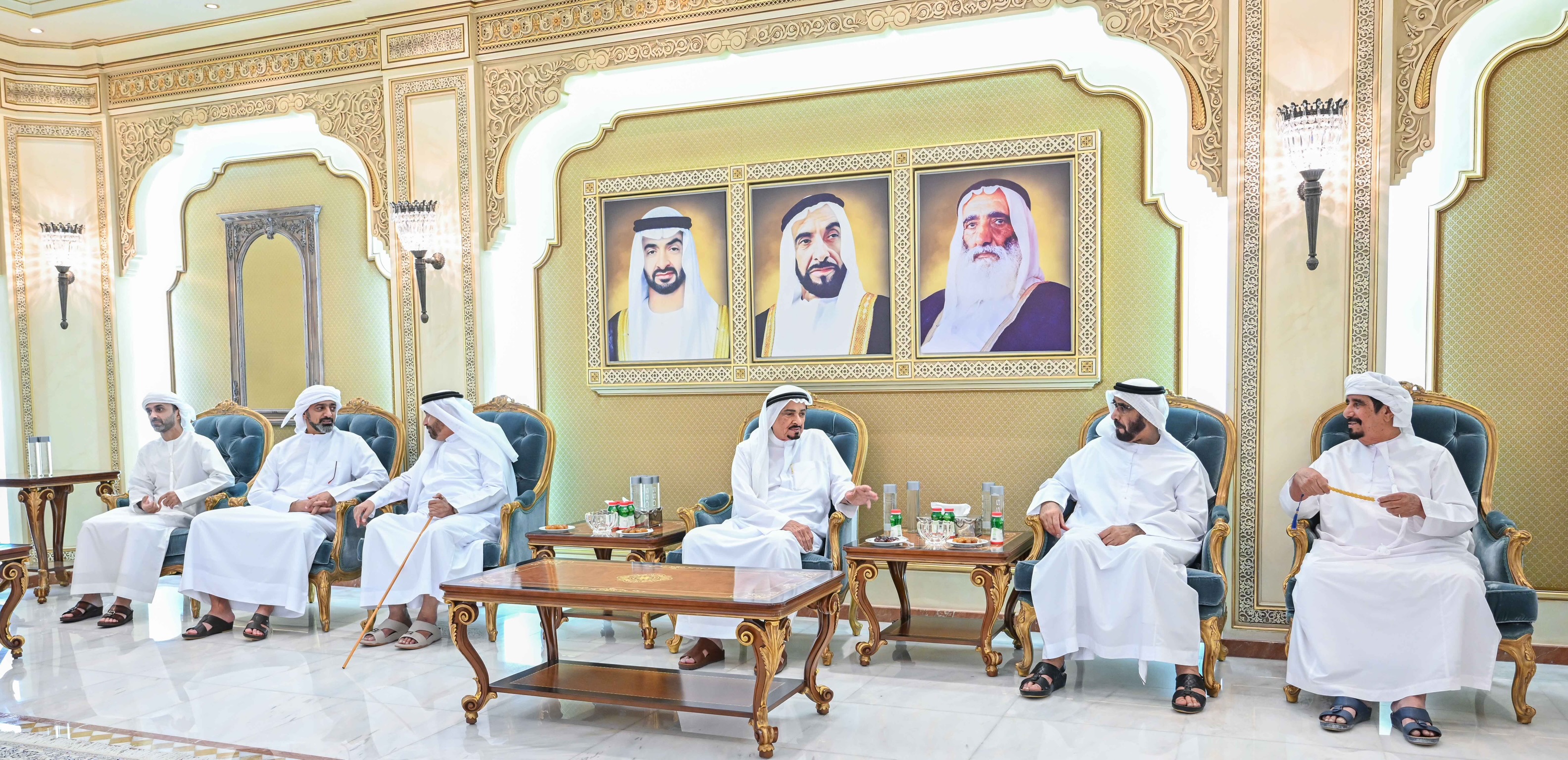 حاكم عجمان يستقبل وزير شؤون المجلس الأعلى للاتحاد و جموع المهنئين بشهر رمضان