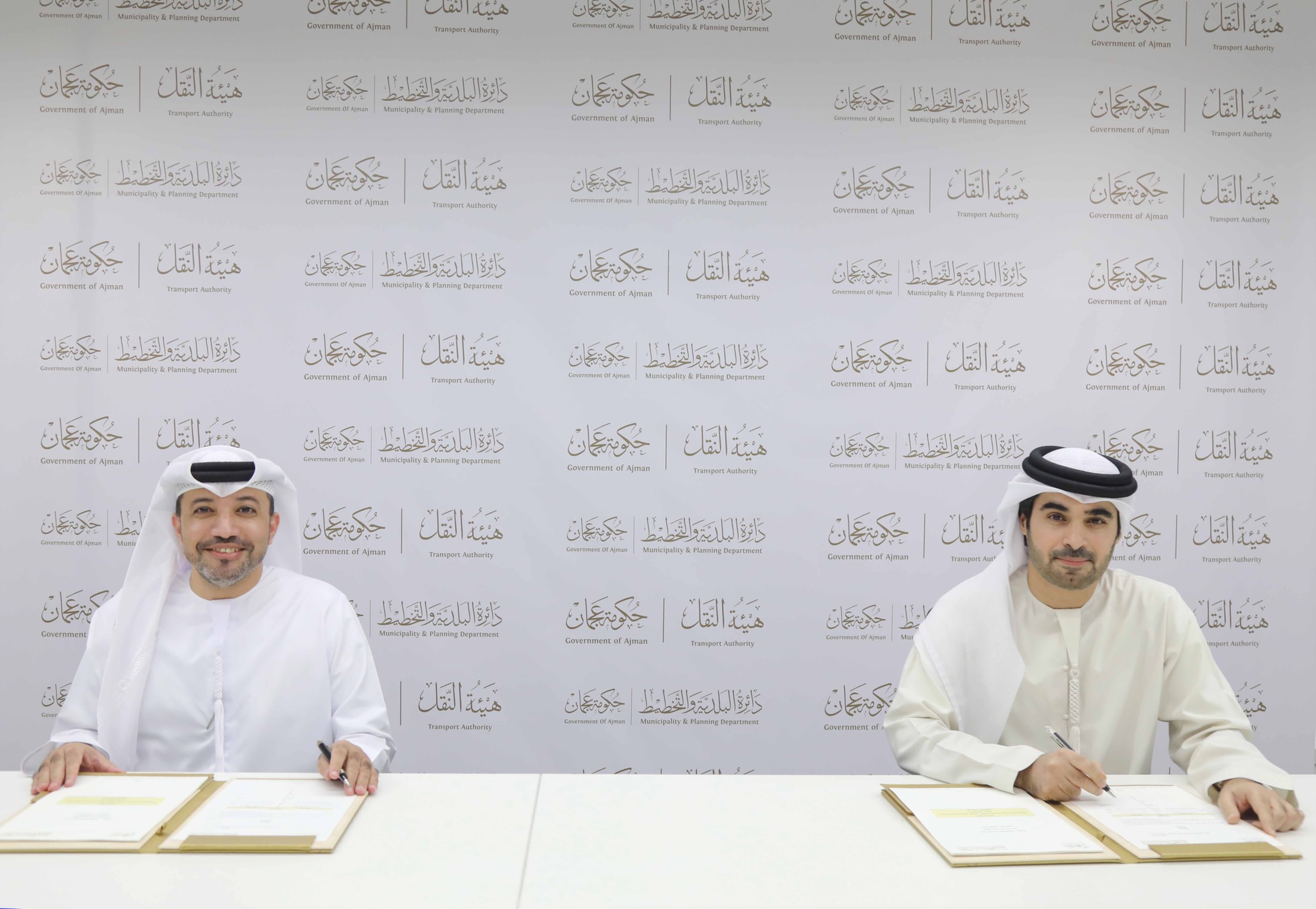 ‫دائرة البلدية بعجمان تبرم عقد صيانة المركبات والآليات والمعدات التابعة للدائرة مع هيئة النقل بعجمان‬