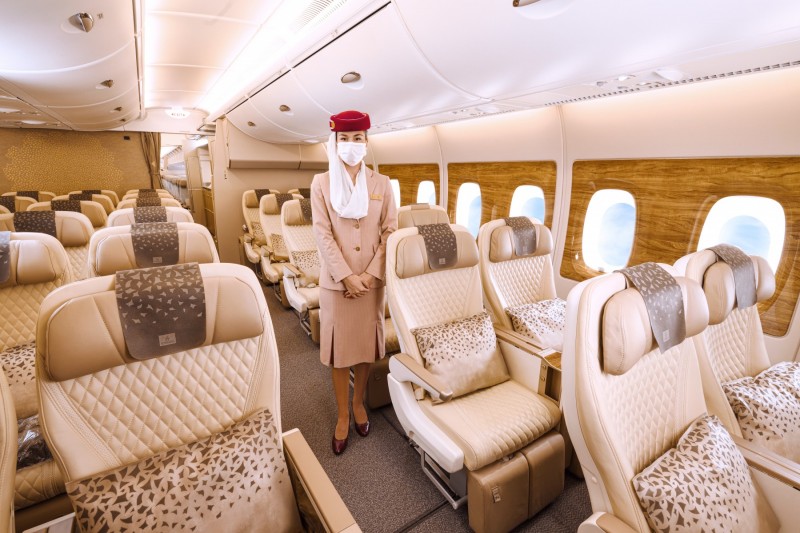 طيران الإمارات تطلق تجربة "السياحية الممتازة" كاملةً في "سوق السفر"
