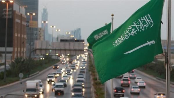 علاج الخليجيين القادمين إلى السعودية من كورونا على نفقة المملكة