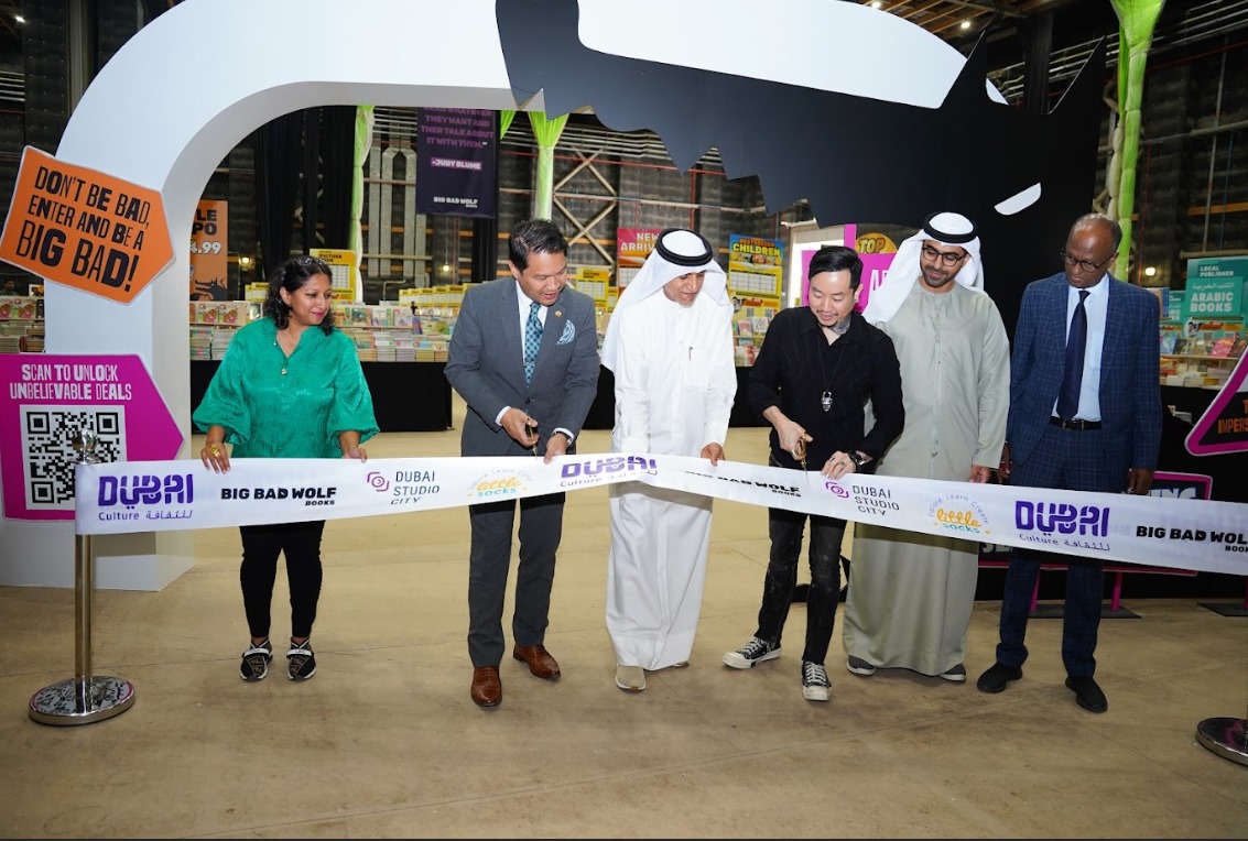 انطلاق أكبر معرض لتخفيضات الكتب على مستوى العالم في دبي