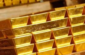 الذهب يخسر 10 دولارات ويهبط لأدني مستوياته منذ منتصف مارس