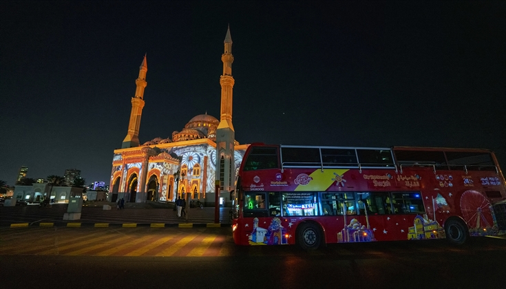 "جولة سياحية في الشارقة" تحتفي بمهرجان أضواء الإمارة