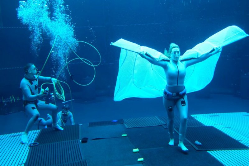 كيت وينسلت تصوّر أحد مشاهدها من فيلم Avatar 2 تحت الماء!
