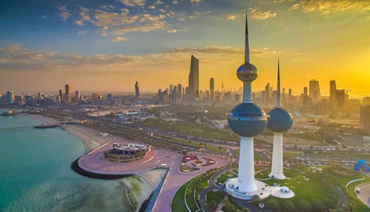 الكويت توقف التعيين بالوظائف القيادية والإشرافية