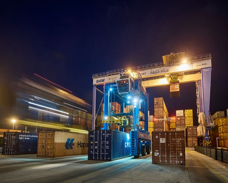 ميناء خليفة الثالث عالمياً على مؤشر أداء موانئ الحاويات العالمي