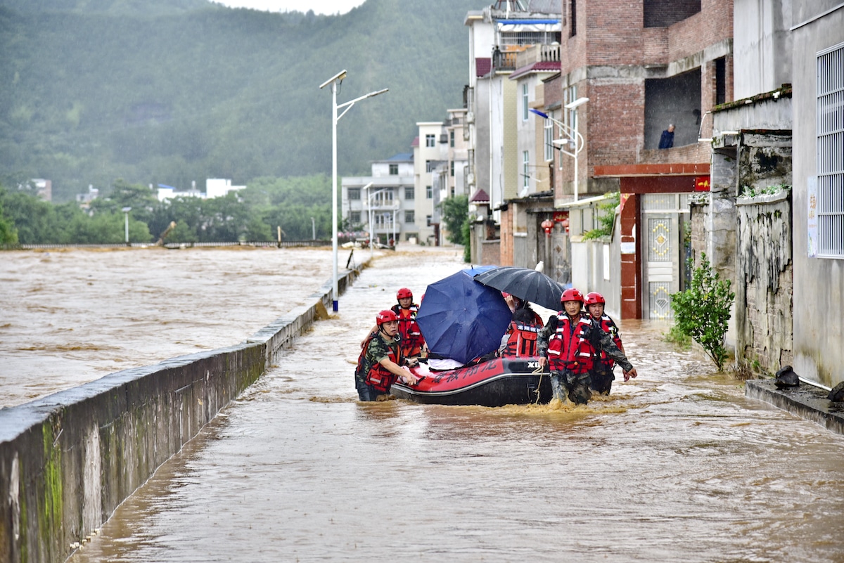 موجة حر وفيضانات غير مسبوقة تضرب الصين