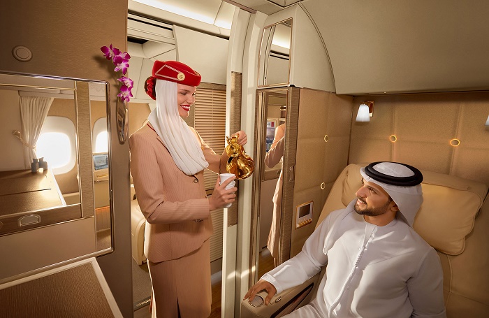 طيران الإمارات تستهلك 17 طناً من «القهوة» على متن طائراتها كل عام