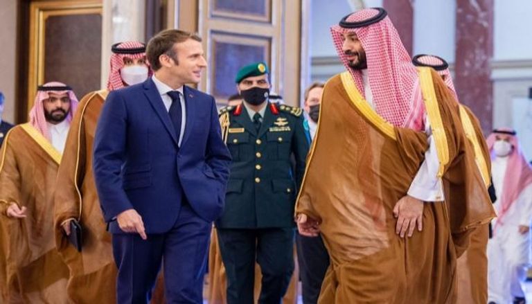 ولي العهد السعودي الأمير محمد بن سلمان يستقبل الرئيس الفرنسي إيمانويل ماكرون