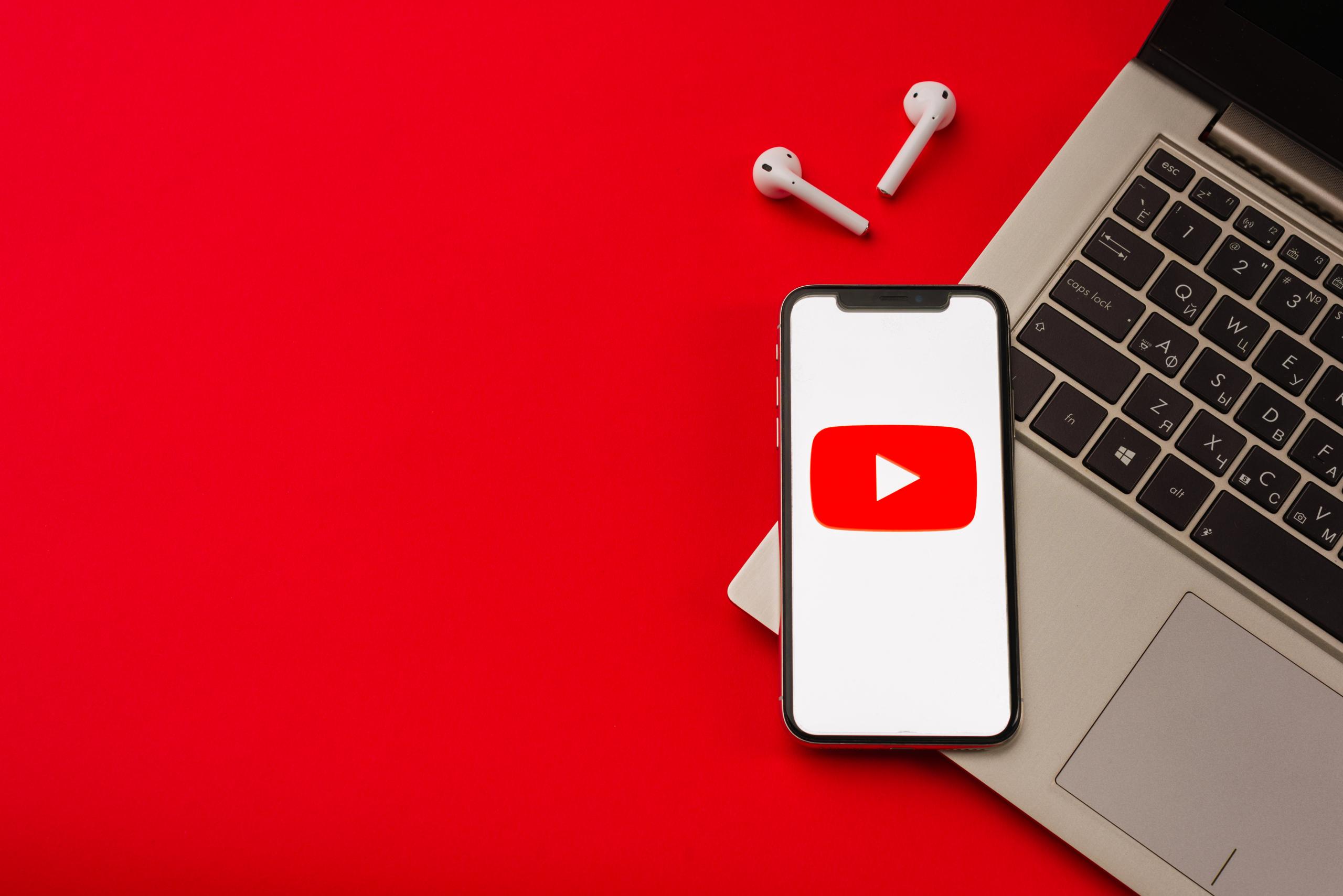 يوتيوب يُتيح إيماءات جديدة للتحكم في تشغيل مقاطع الفيديو