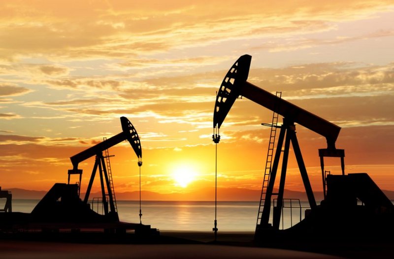 النفط يرتفع وبرنت عند 43.86 دولارًا للبرميل