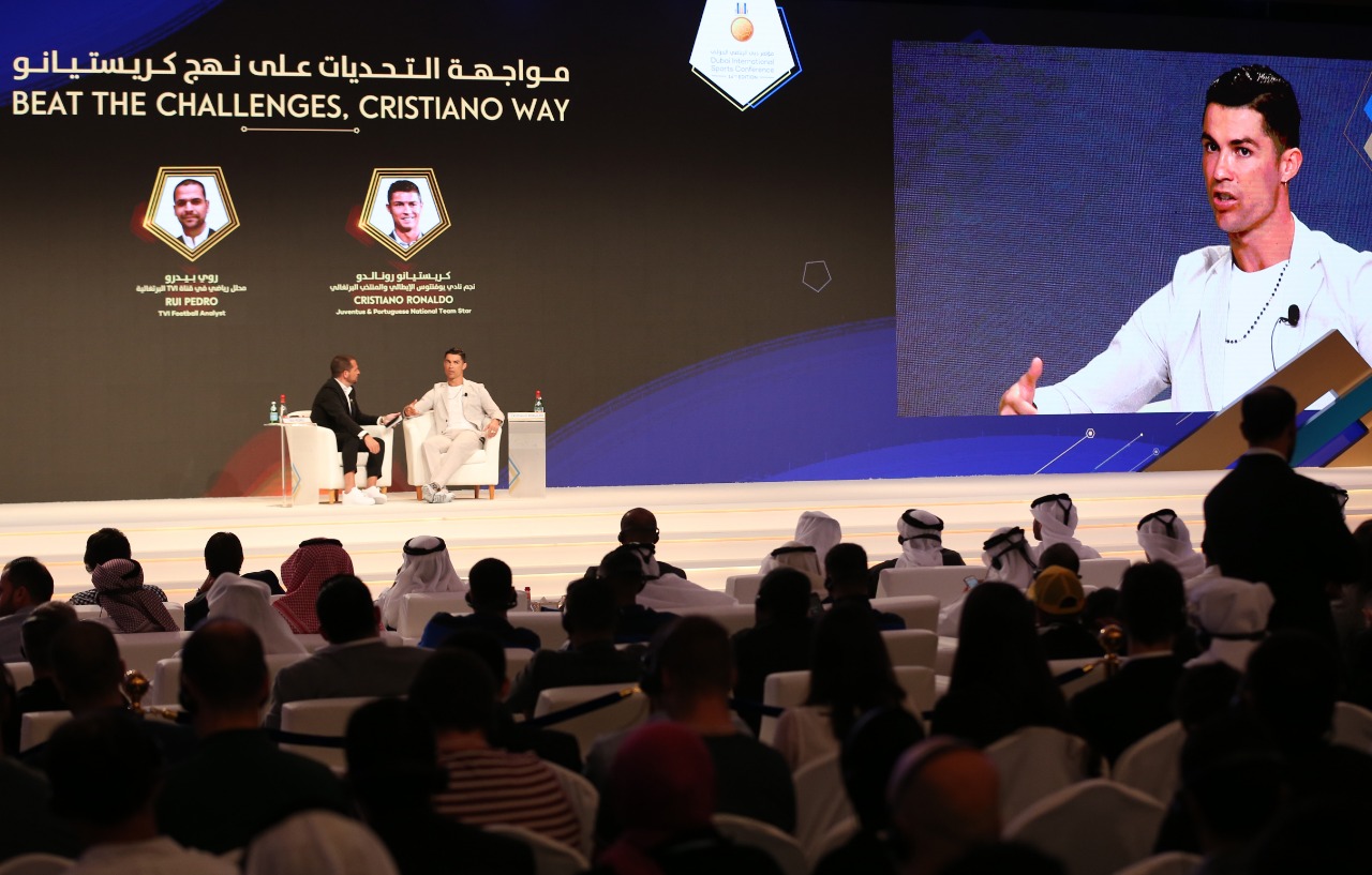 رونالدو يعلن من دبي موعد اعتزاله كرة القدم