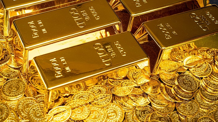 الذهب يقترب مجدداً من 2200 دولار في المعاملات الفورية