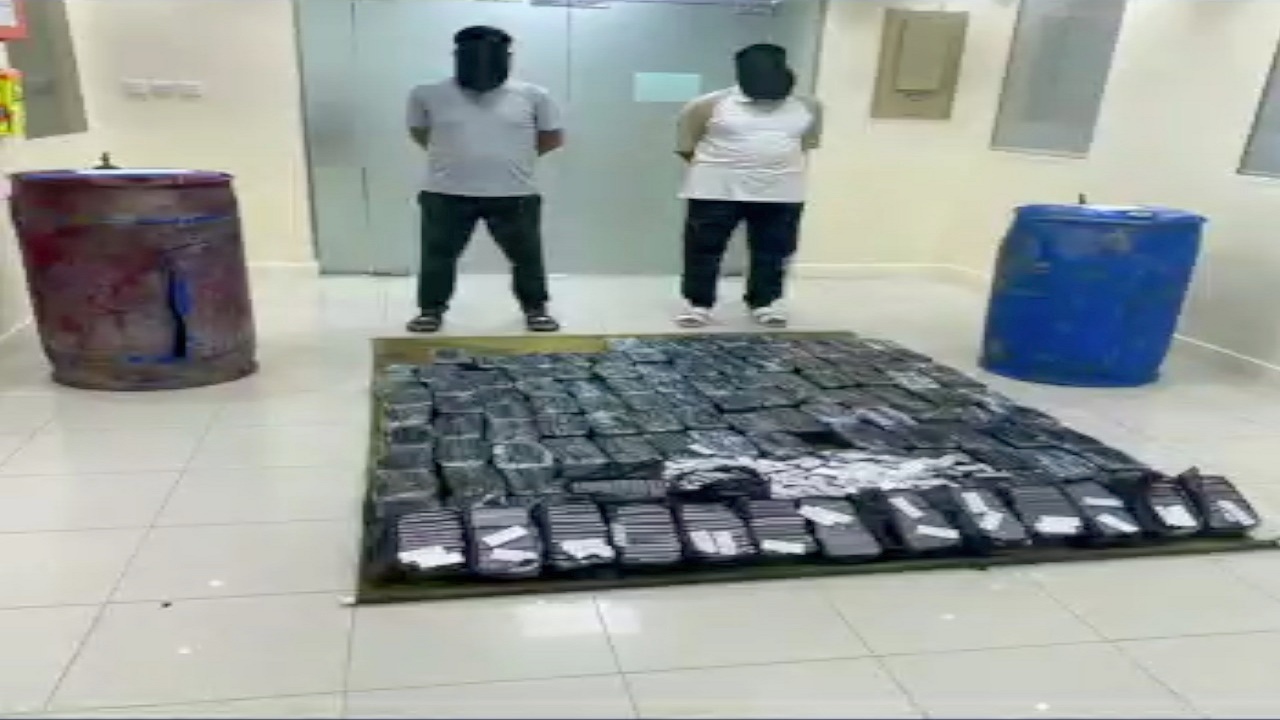 شرطة أبوظبي تضبط 3 آسيويين بحوزتهم 380 كيلوجرام مواد مخدرة