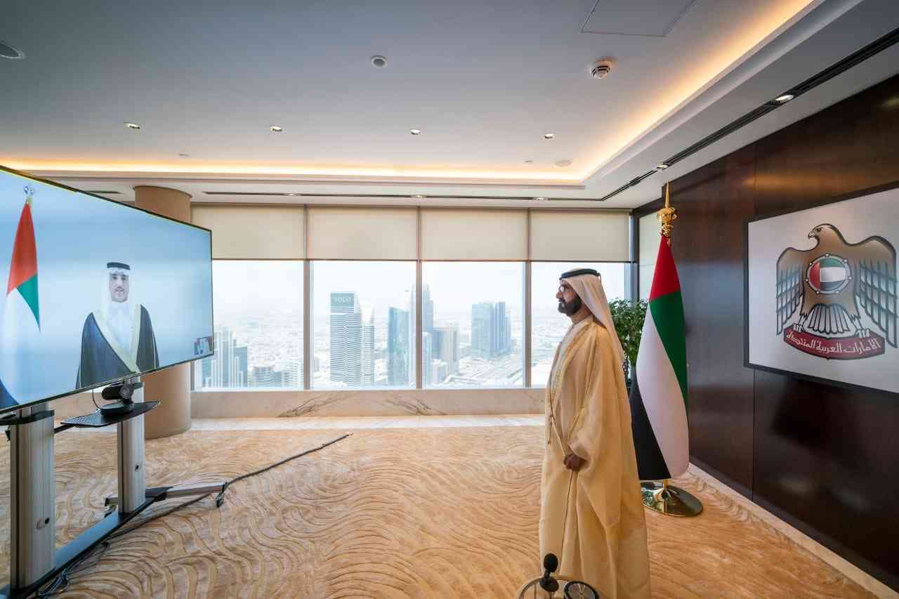 وزراء حكومة الإمارات يؤدون اليمين الدستورية عن بُعد