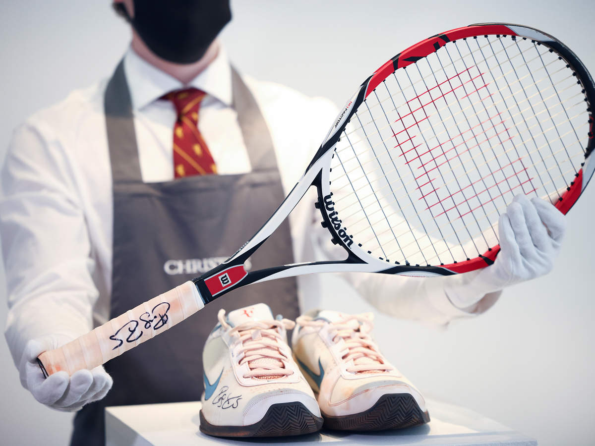 لاعب التنس فيدرر  يبيع مقتنياته القديمة لصالح تعليم الأطفال بأفريقيا