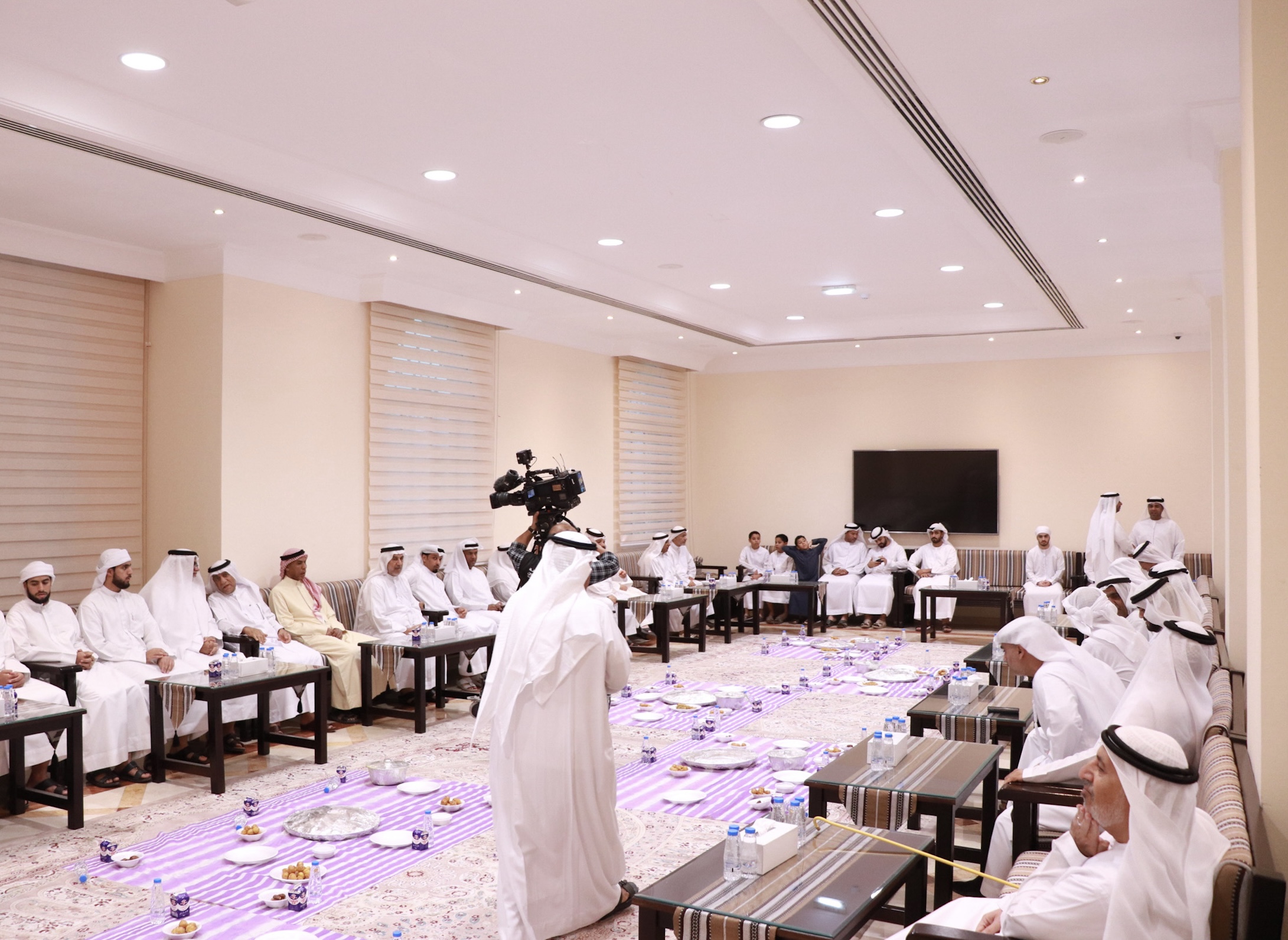 مجلس مدينة دبا الحصن ينظم إفطار جماعيا بحضور الأهالي وممثلي الدوائر