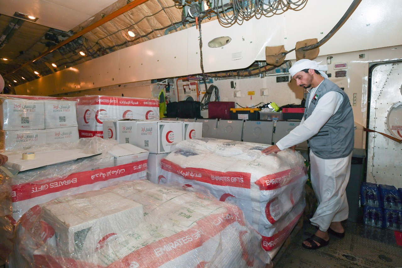 ضمن الجسر الجوي الذي وجه به رئيس الدولة .. الإمارات ترسل مساعدات غذائية عاجلة لمتضرري الزلزال في أفغانستان