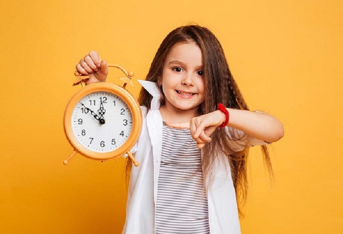 أفكار تساعدك في تعليم الطفل أهمية الوقت