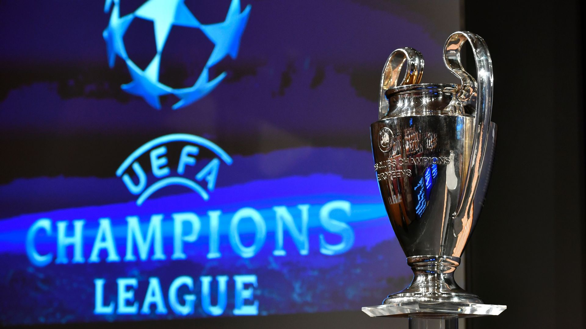 الاتحاد الأوروبي يخطط لإقامة دور افتتاحي من 10 مباريات في دوري الأبطال