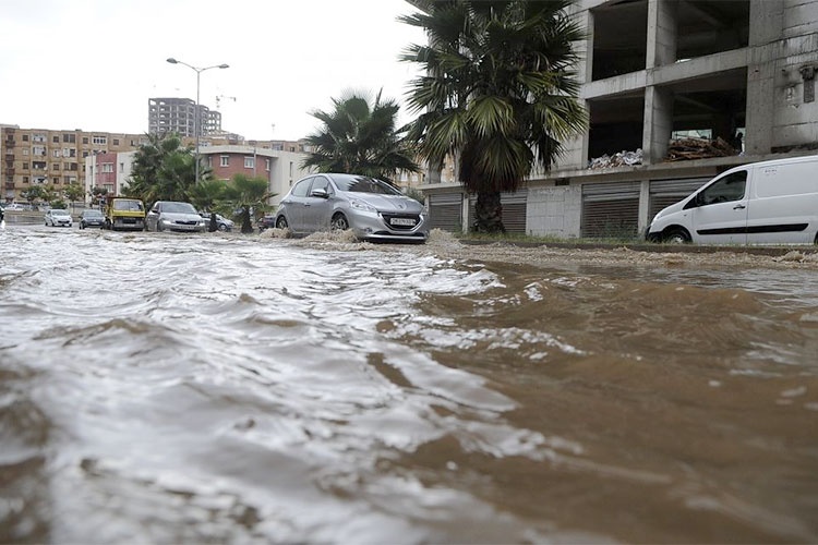 مصرع 6 أشخاص بسبب السيول والتقلبات الجوية فى الجزائر