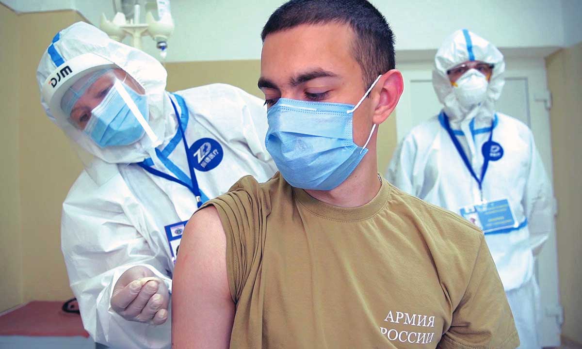 "عمدة موسكو" يغري الروس بالسيارات للتطعيم ضد كورونا