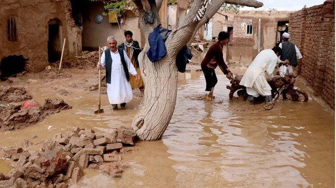 مقتل وإصابة العشرات في فيضانات أفغانستان