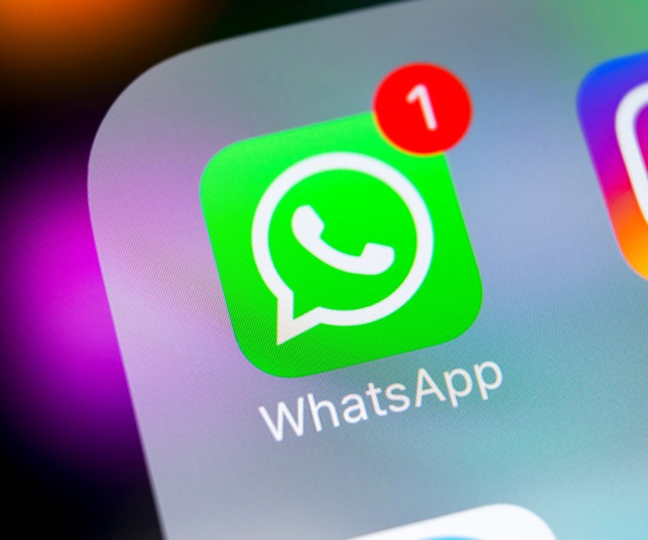 «واتساب» أكثر تطبيقات التواصل شعبية في الإمارات