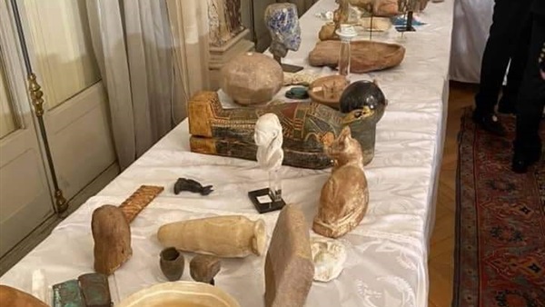 السلطات المصرية تعيد 114 قطعة أثرية مهربة لفرنسا