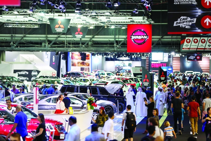 «دبي الدولي للسيارات» يثير حماس الجمهور بالطرز الفاخرة