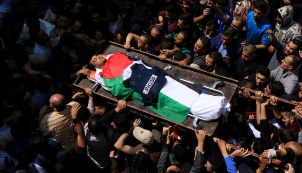 آخرهم شيرين أبو عاقلة.. 55 صحفياً فلسطينياً قتلوا برصاص اسرائيلي منذ عام 2000م